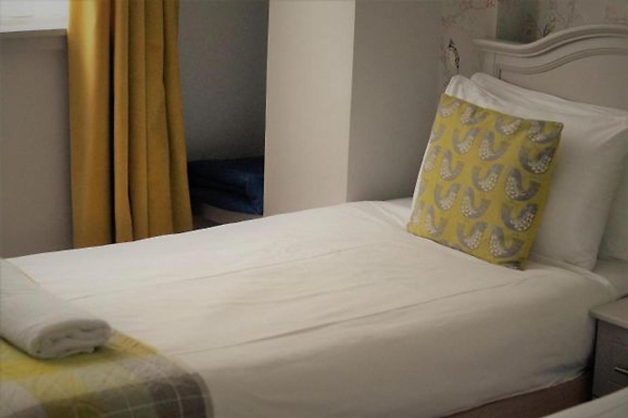 The Waterfront Townhouse Accommodation 킬케니 외부 사진