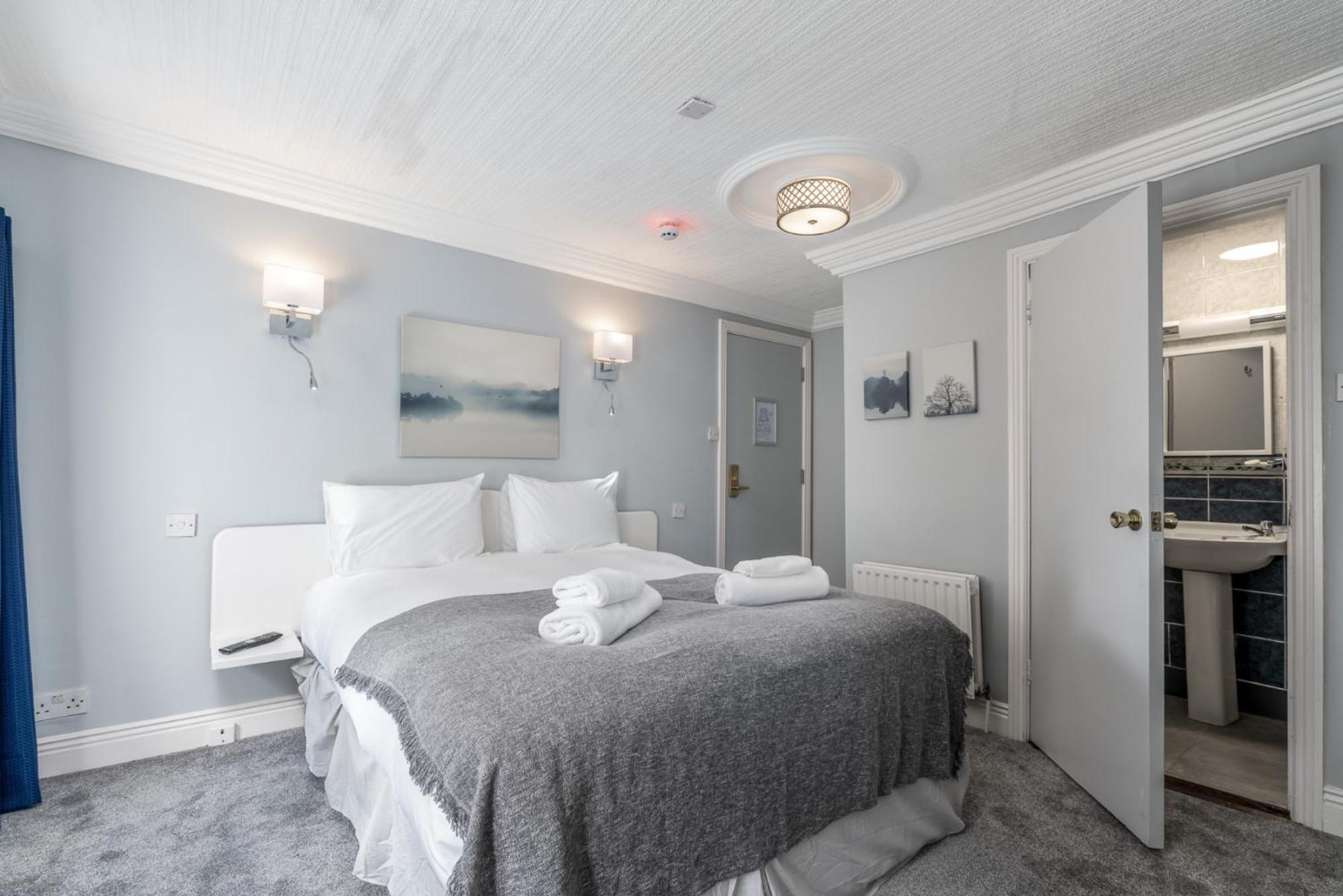The Waterfront Townhouse Accommodation 킬케니 외부 사진