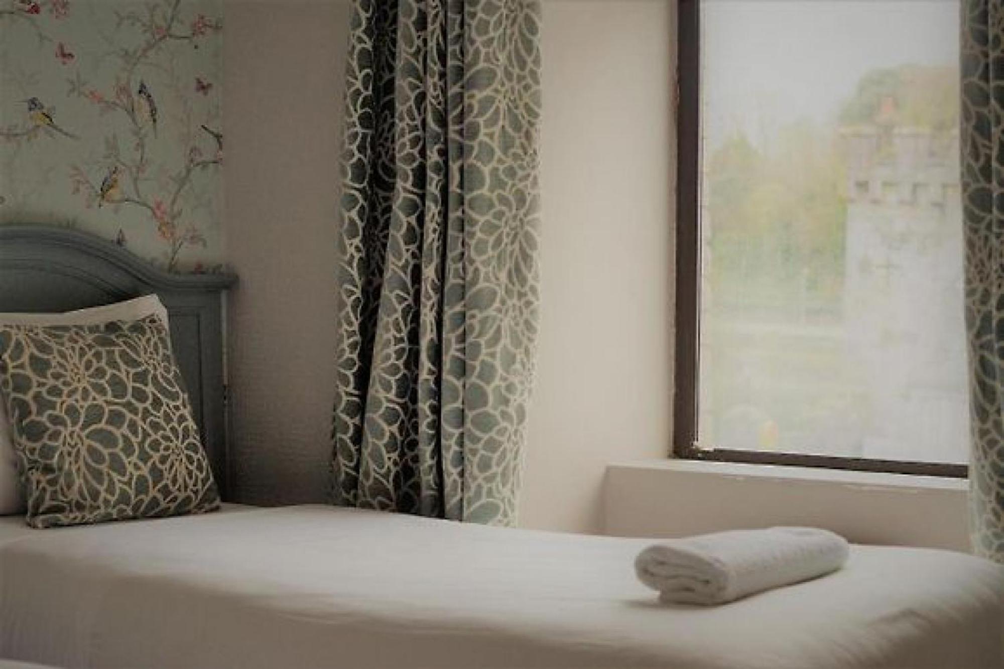 The Waterfront Townhouse Accommodation 킬케니 외부 사진